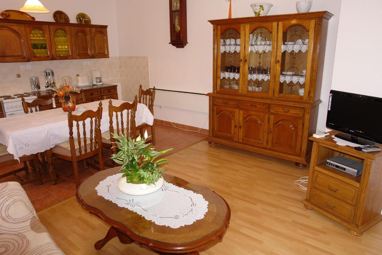 Apartments Nikolina Novi Vinodolski Exterior foto