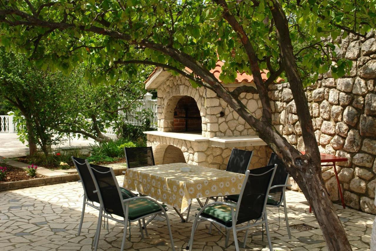 Apartments Nikolina Novi Vinodolski Exterior foto