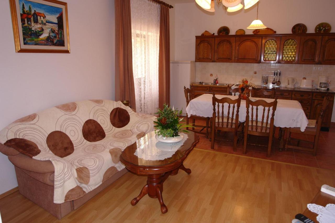 Apartments Nikolina Novi Vinodolski Exterior foto